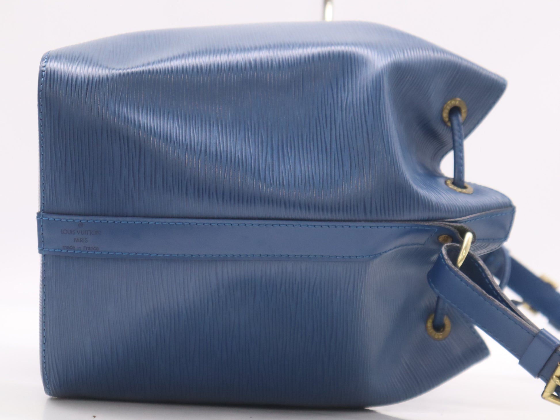 LOUIS VUITTON M44105 Epi Petit Noe Toledo Blue Shoulder Bag