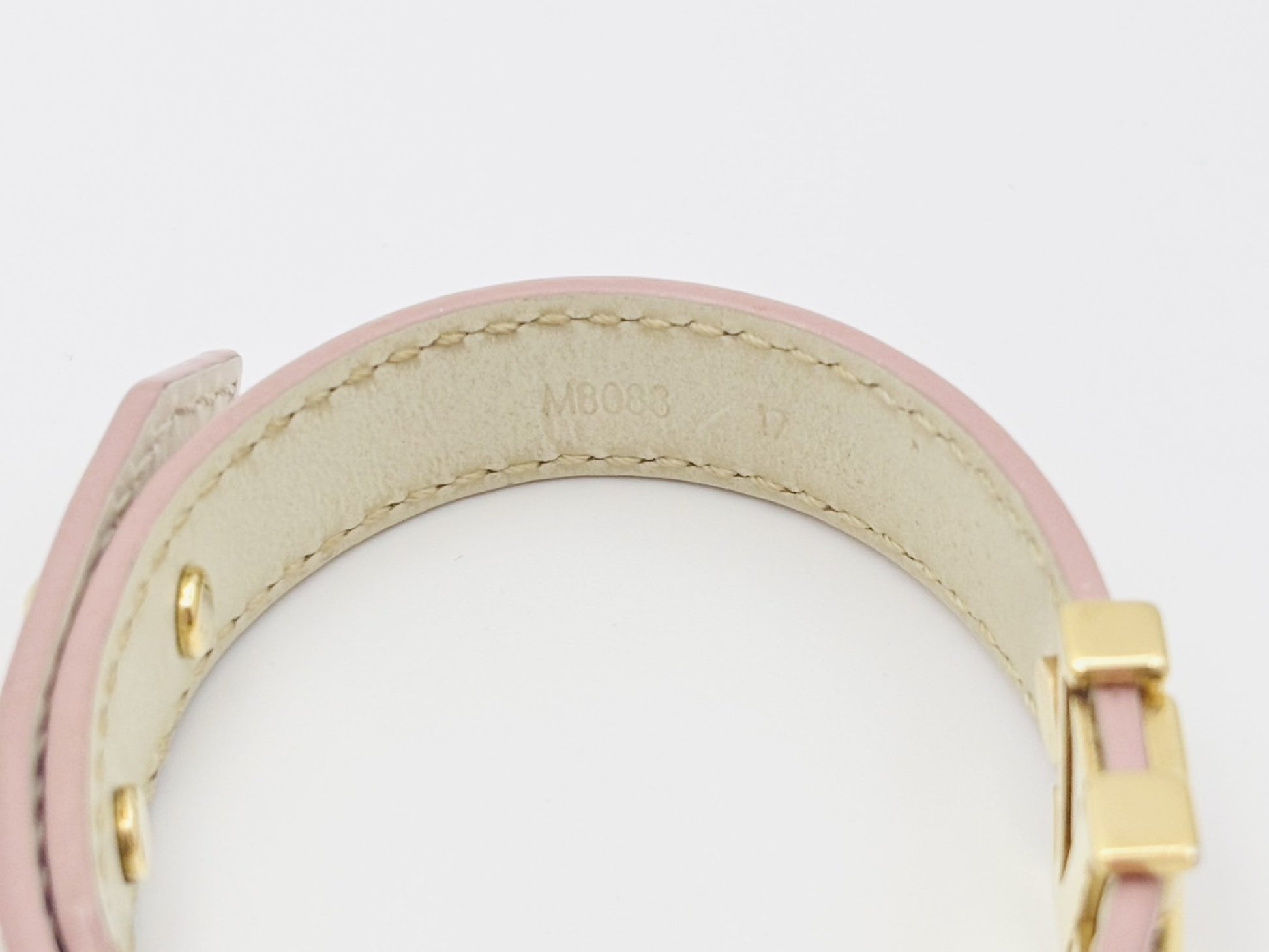 LOUIS VUITTON M8088 Bracelet LV Iconic 17 Leather Pink Current Model Bracelet/Bangle