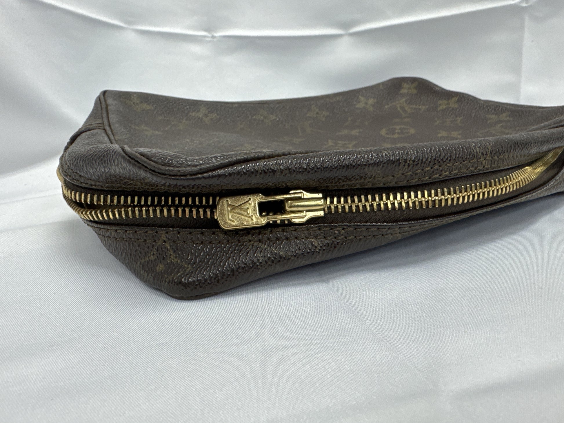 LOUIS VUITTON Truss Toilette 23 Second Bag