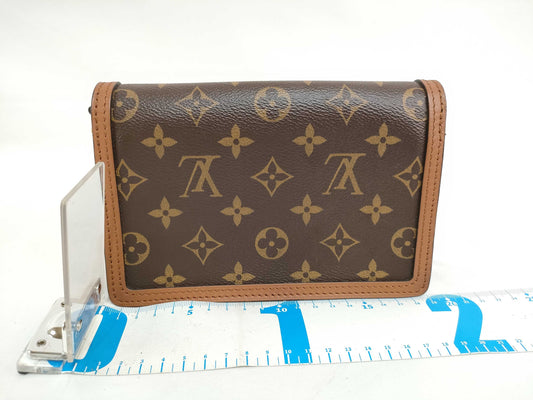 LOUIS VUITTON M 68746 Monogram LOUIS VUITTON Portefeuille Dauphine M68746 Shoulder Bag