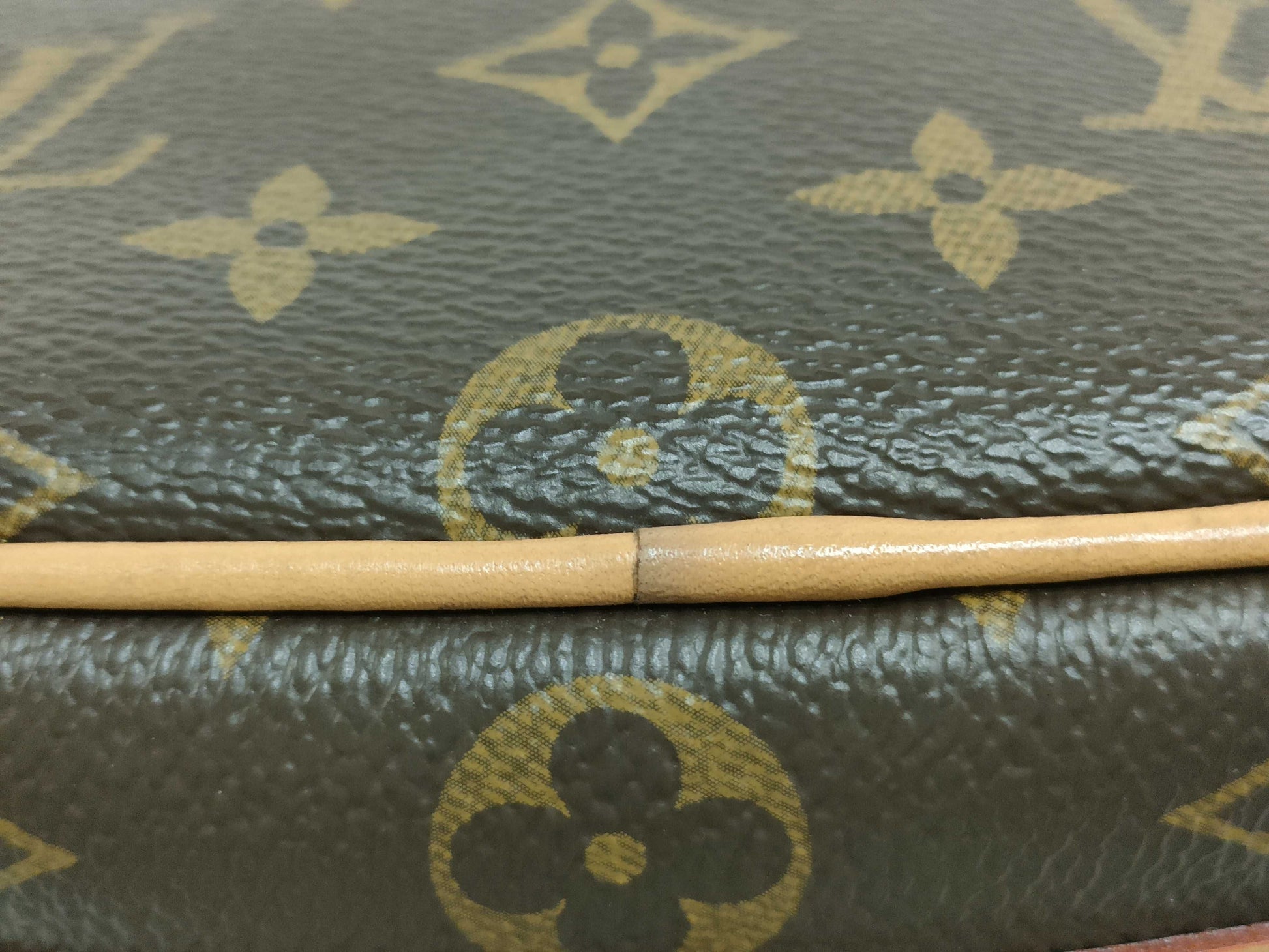 LOUIS VUITTON M 45578 Monogram LOUIS VUITTON Boite Chapeau Souple PM Monogram Shoulder Bag M45578 Shoulder Bag