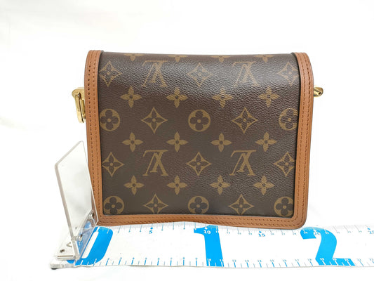 LOUIS VUITTON M 68746 Monogram LOUIS VUITTON Portefeuille Dauphine M68746 Shoulder Bag