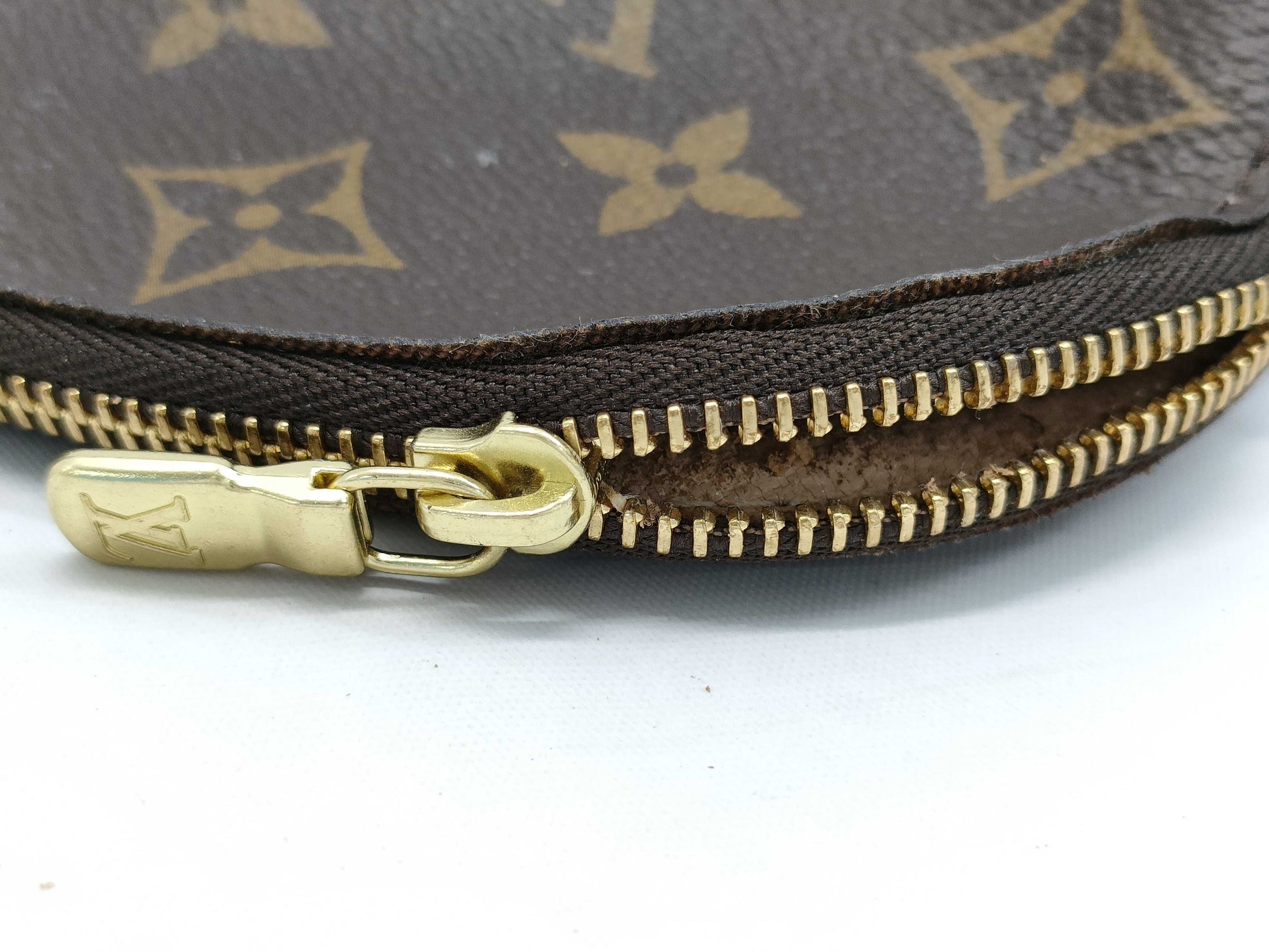 LOUIS VUITTON Louis Vuitton Pochette Cosmetic Monogram Pouch