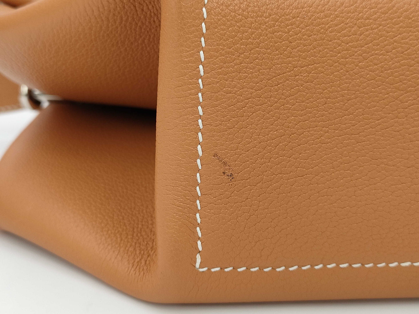 HERMES Opry 24 A engraved shoulder bag