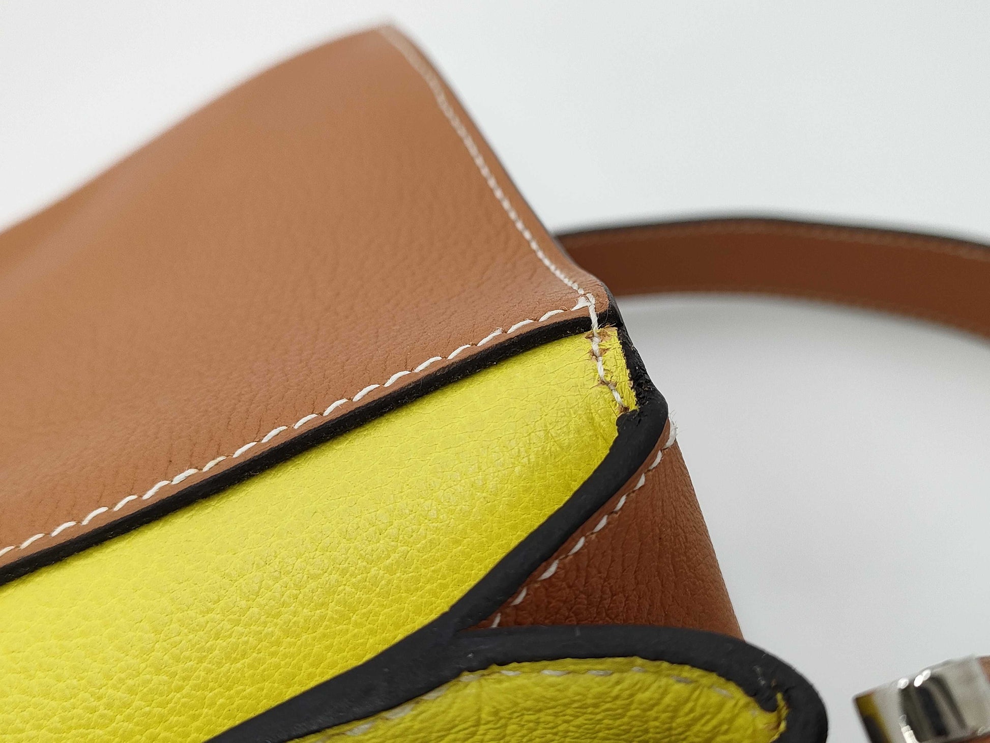 HERMES Opry 24 A engraved shoulder bag