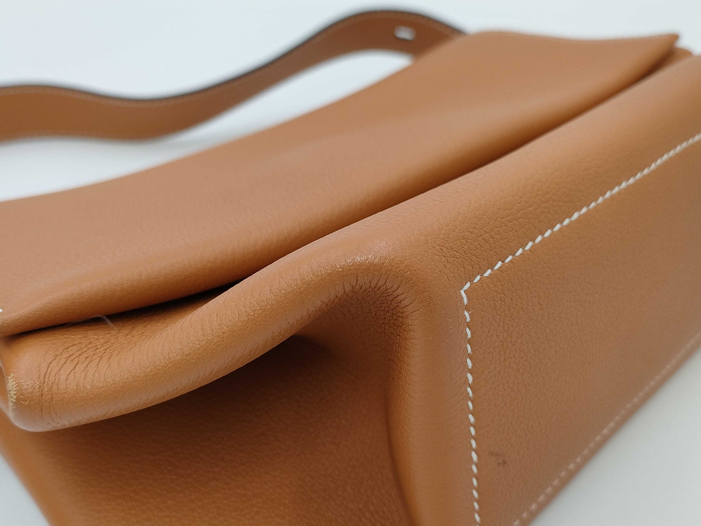 HERMES Opry 24 A engraved shoulder bag