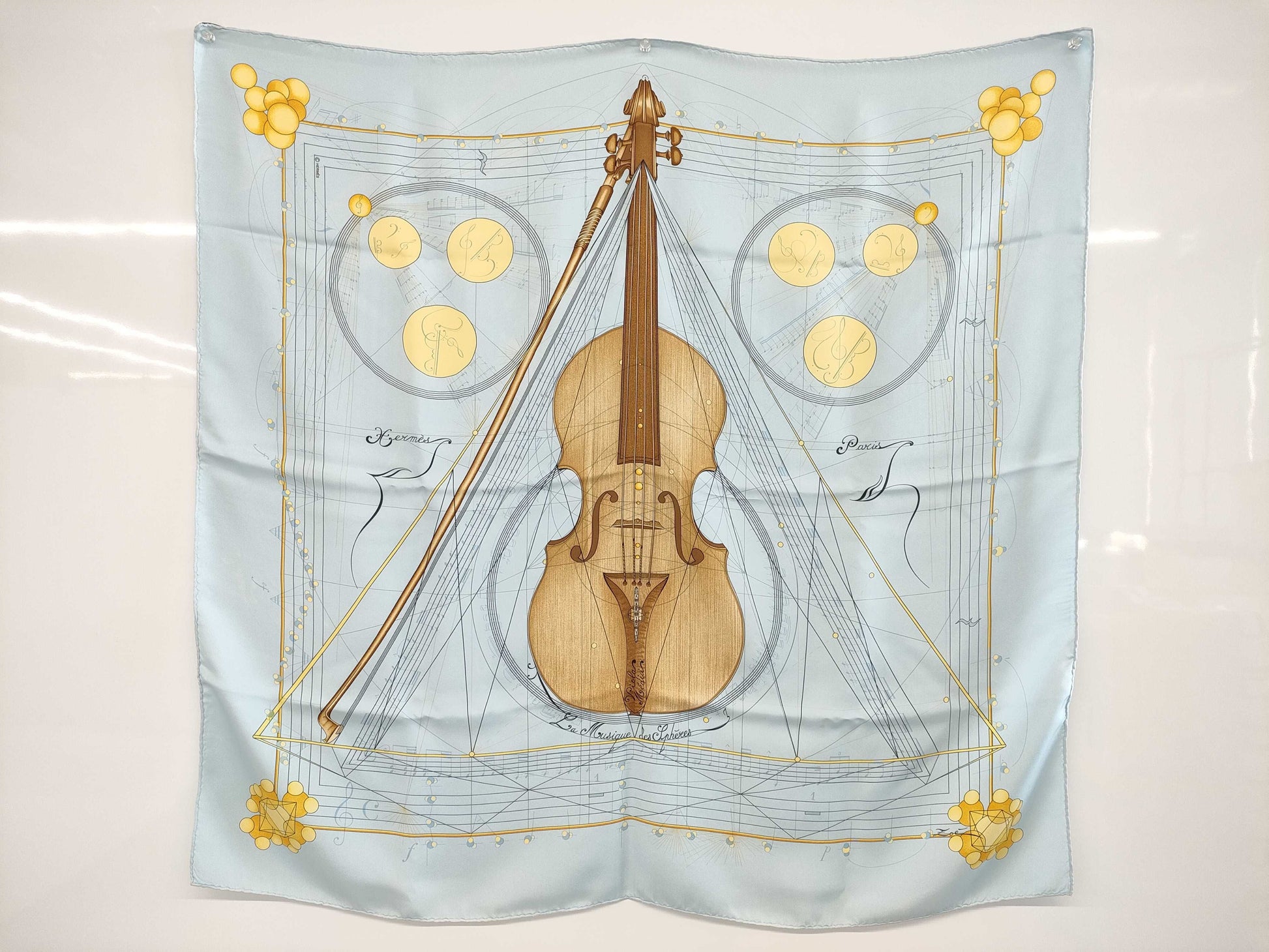 HERMES Carré 90 with tag, Violin, La Musique des spheres, Music of the Spheres, Scarf
