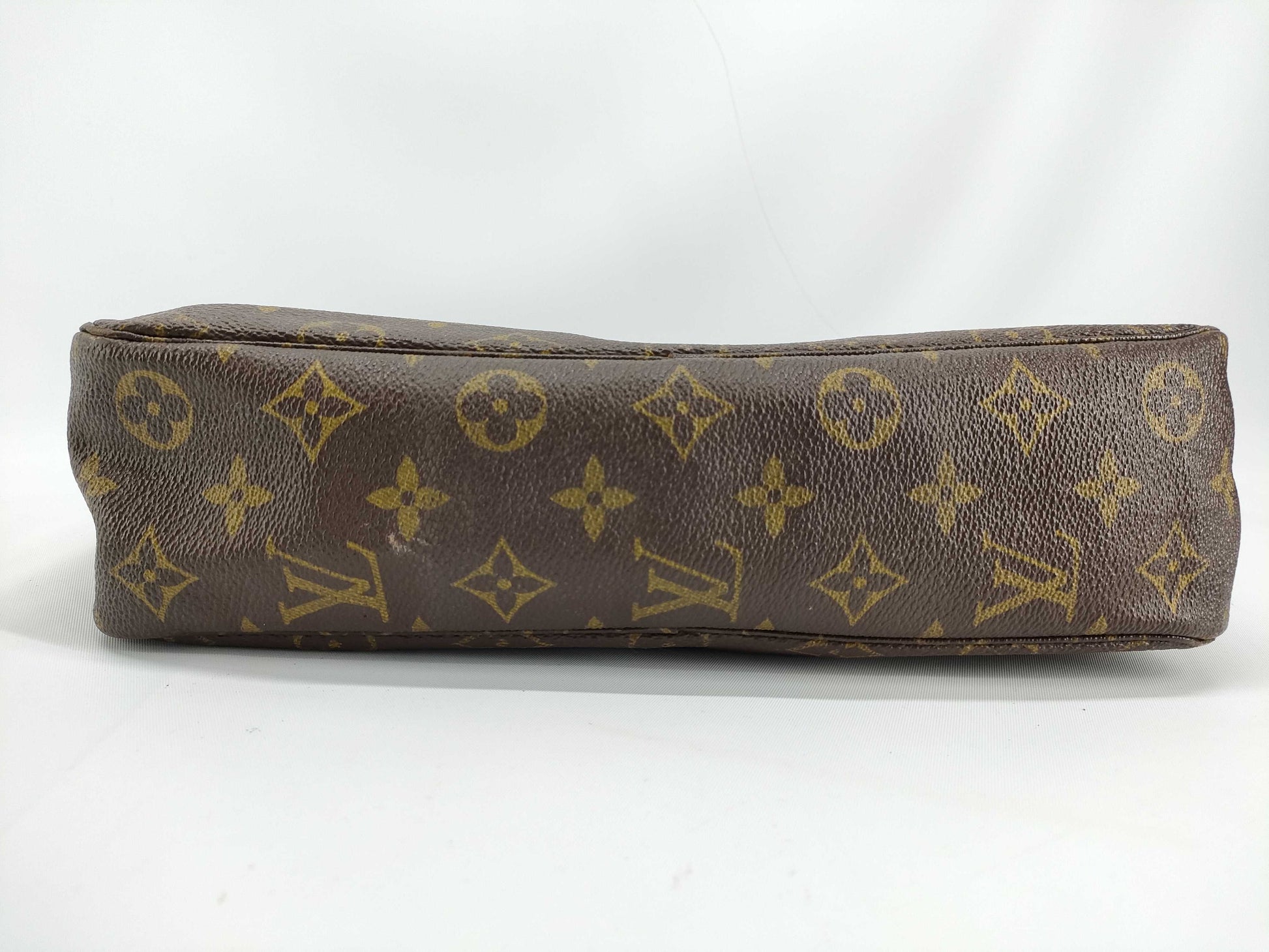 LOUIS VUITTON M47522 Monogram True Towel 28 M47522 Pouch