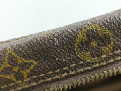 LOUIS VUITTON M47522 Monogram True Towel 28 M47522 Pouch