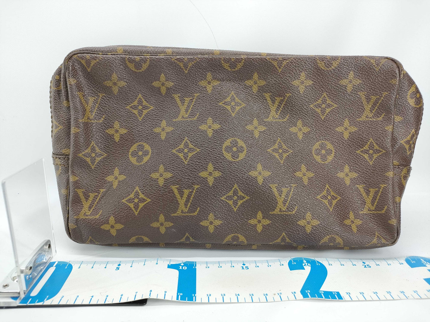 LOUIS VUITTON M47522 Monogram True Towel 28 M47522 Pouch