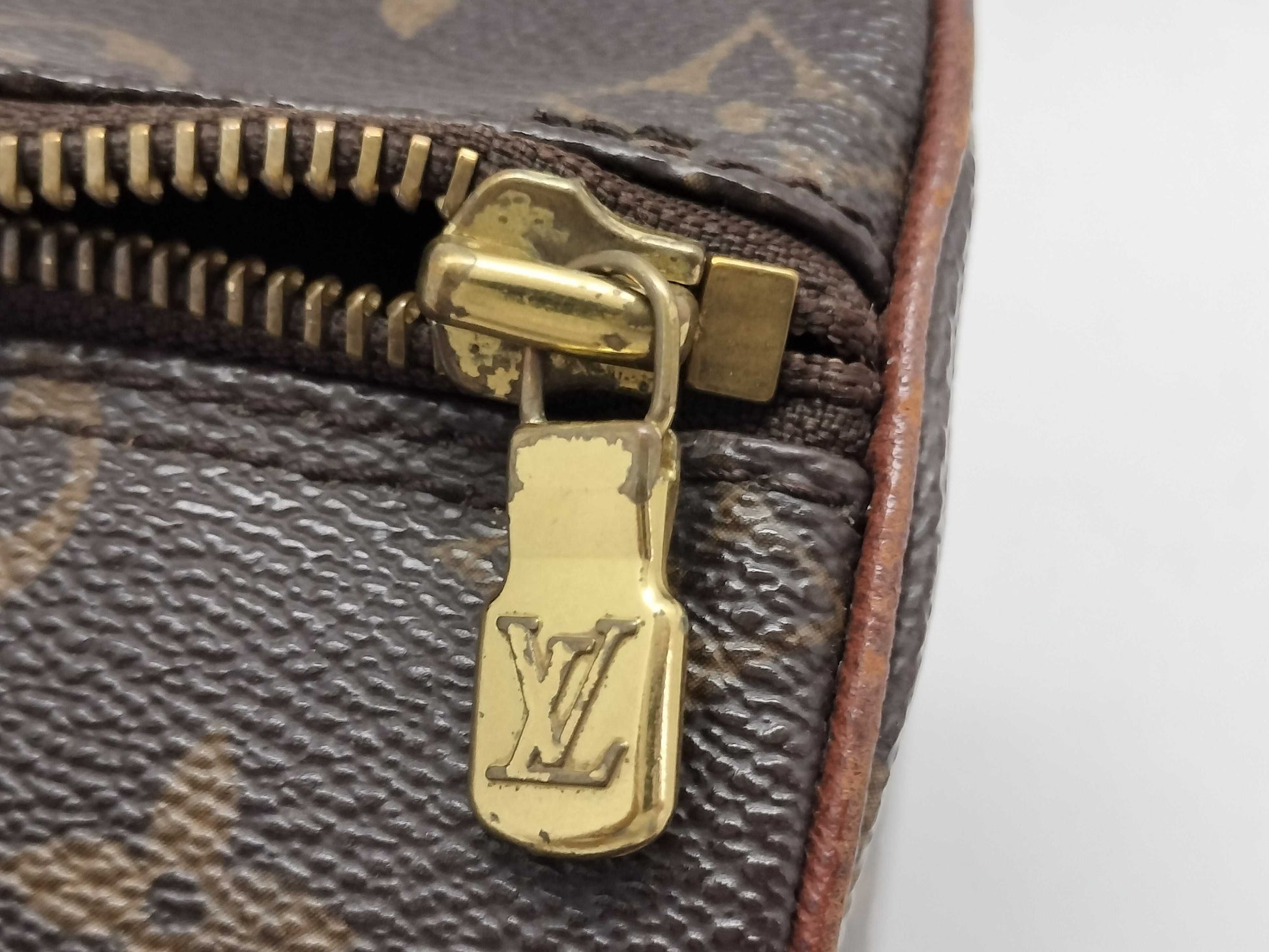 LOUIS VUITTON M51366 Monogram Louis Vuitton Papillon 30 Handbag