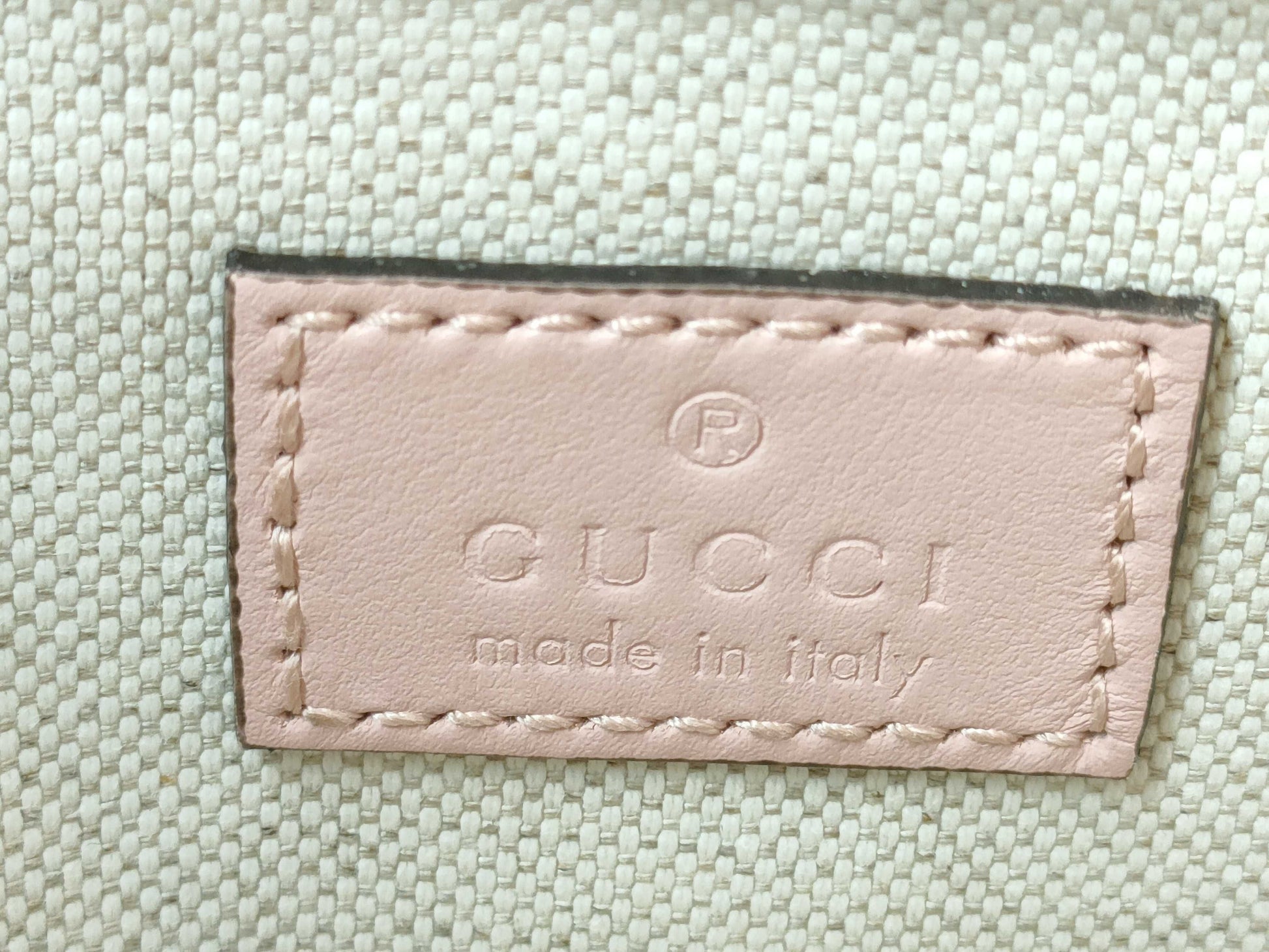 GUCCI GG Matelasse Handbag with Strap