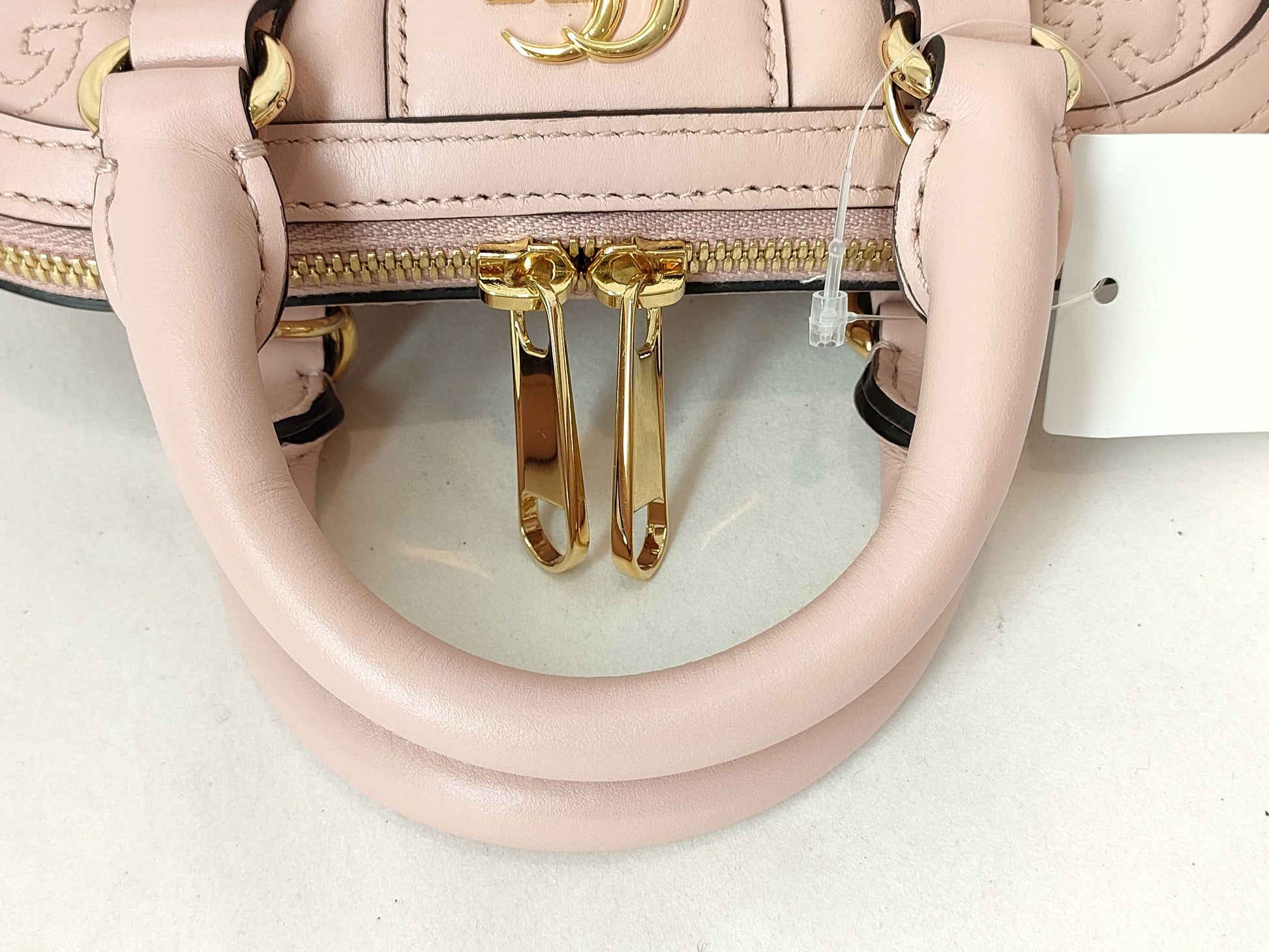 GUCCI GG Matelasse Handbag with Strap