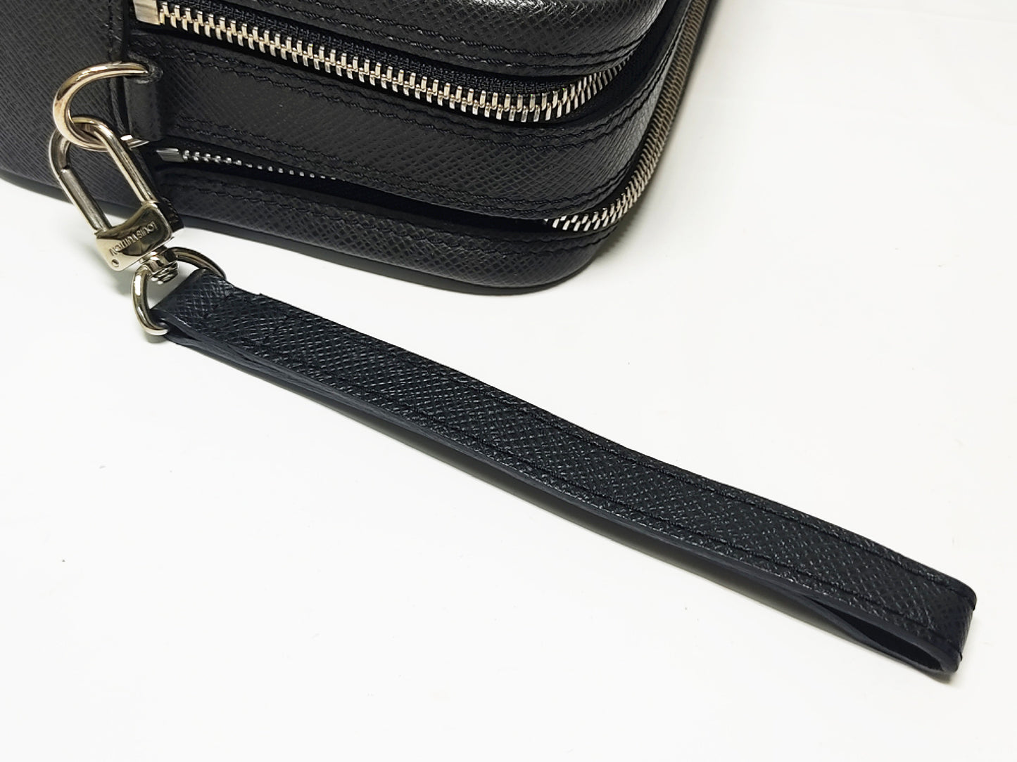 LOUIS VUITTON Pavel M31142 Taiga/Ardoise Second Bag