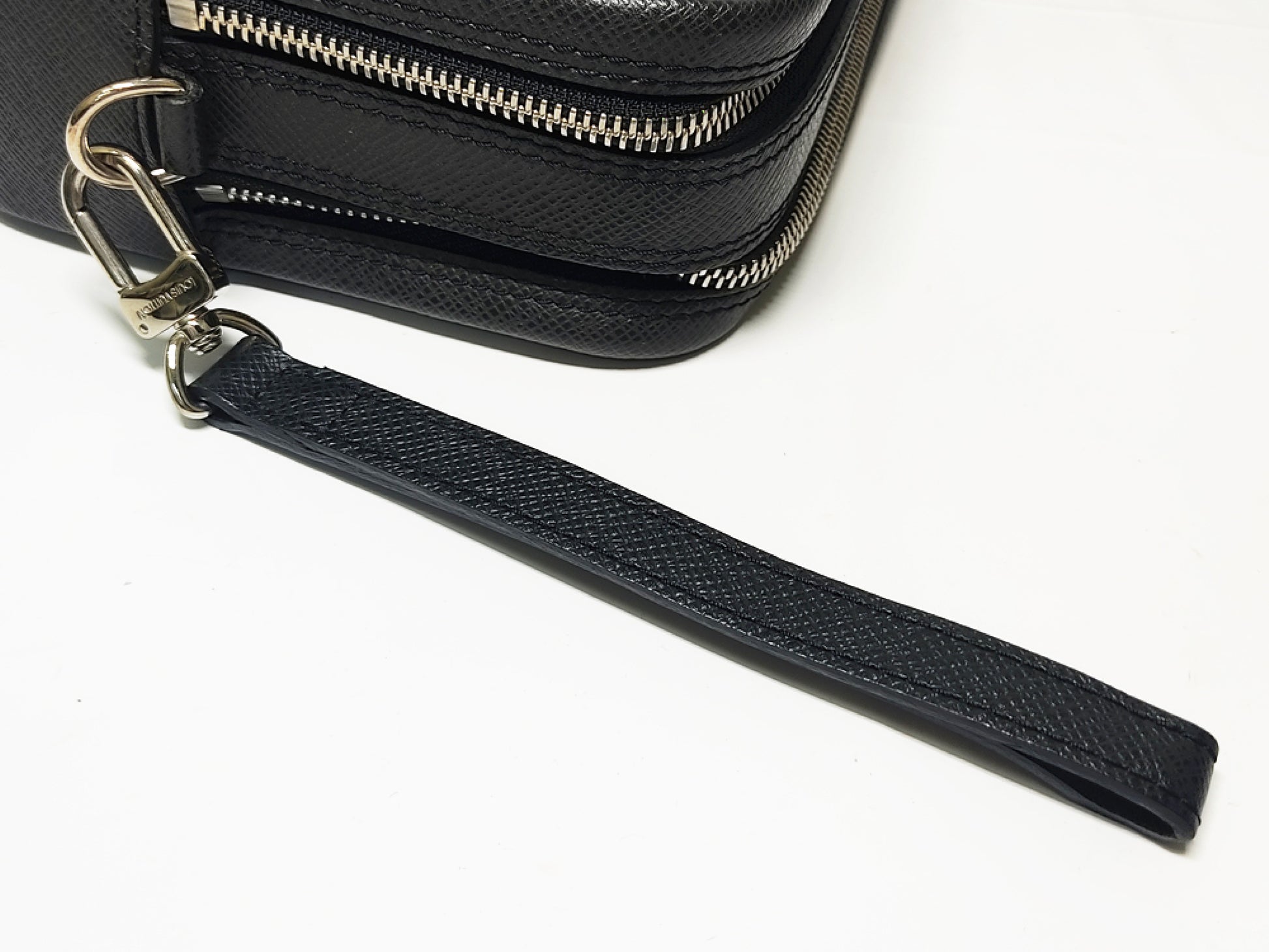 LOUIS VUITTON Pavel M31142 Taiga/Ardoise Second Bag