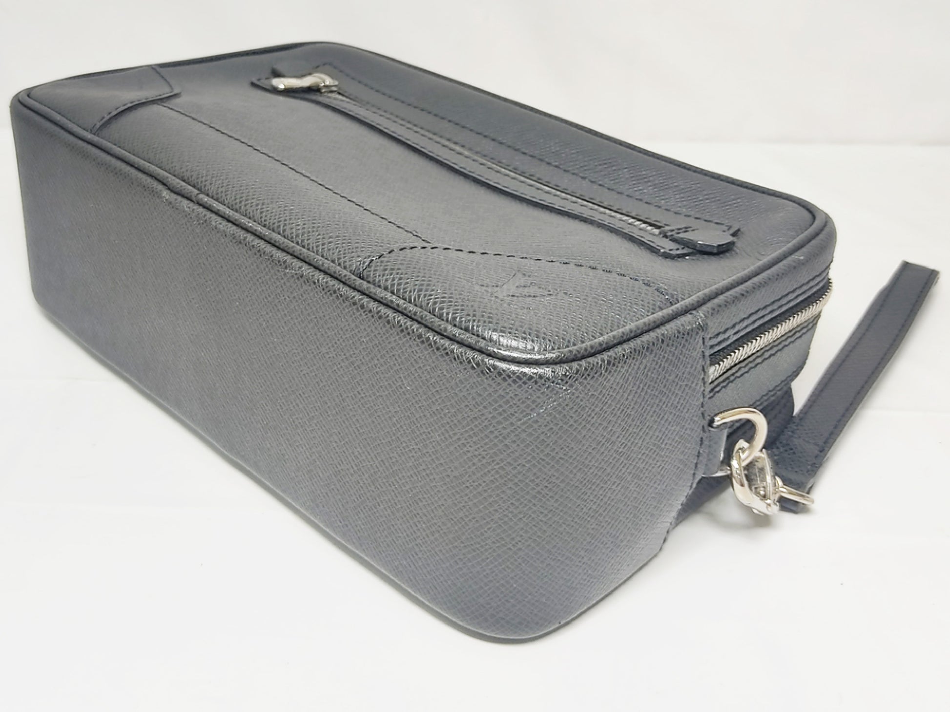 LOUIS VUITTON Pavel M31142 Taiga/Ardoise Second Bag