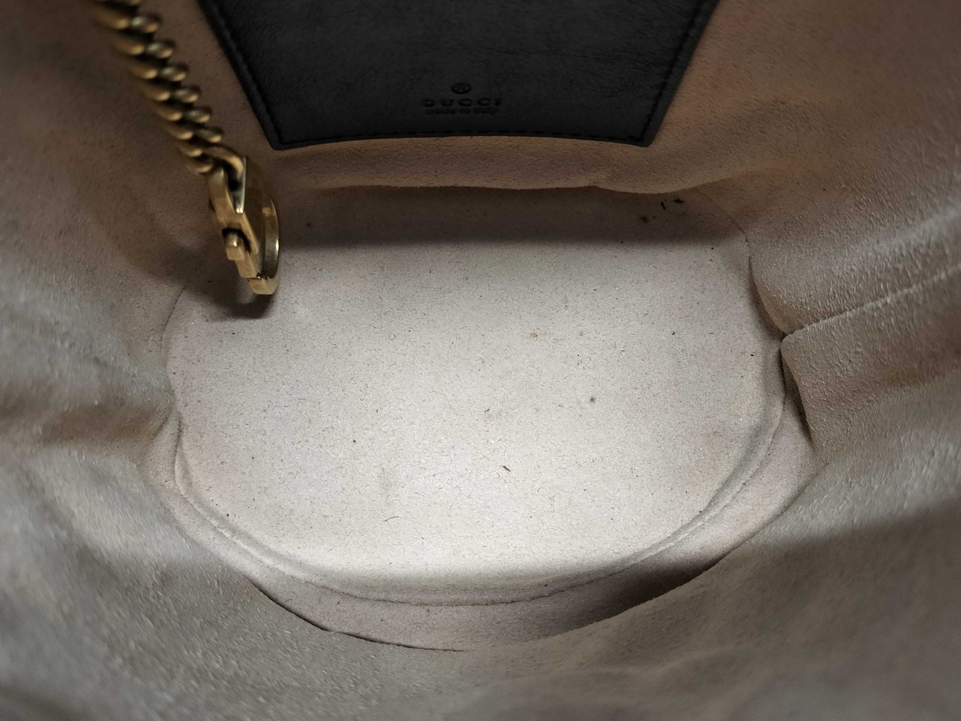 GUCCI GG Marmont Mini Bucket Shoulder Bag 573817 Black Beige with Gold Hardware Leather 525040 Shoulder Bag
