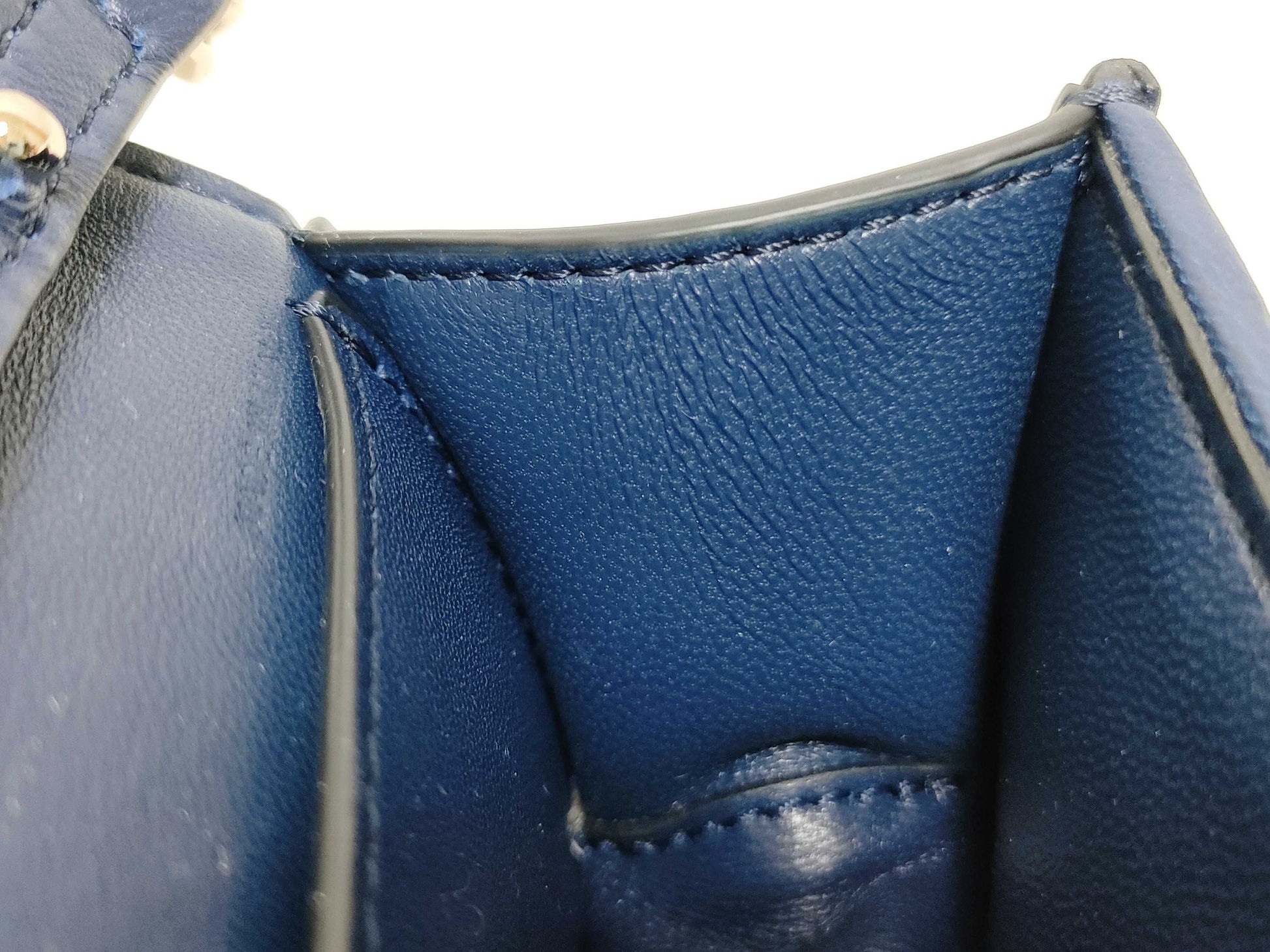 VALENTINO VALENTINO GARAVANI Loco Micro Chain Bag Pouch