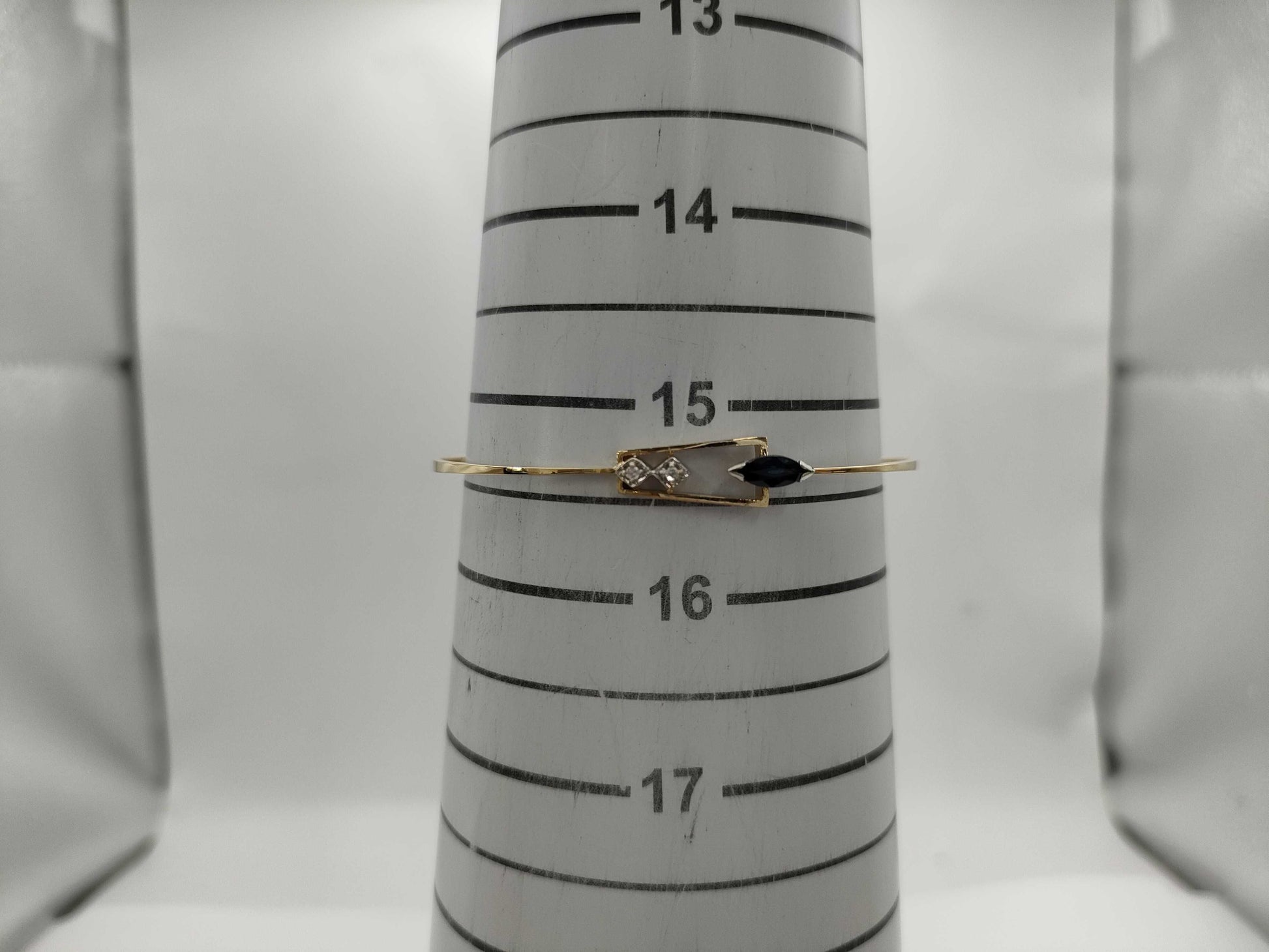 Sapphire and Diamond 585 4.5g Bracelet/Bangle 