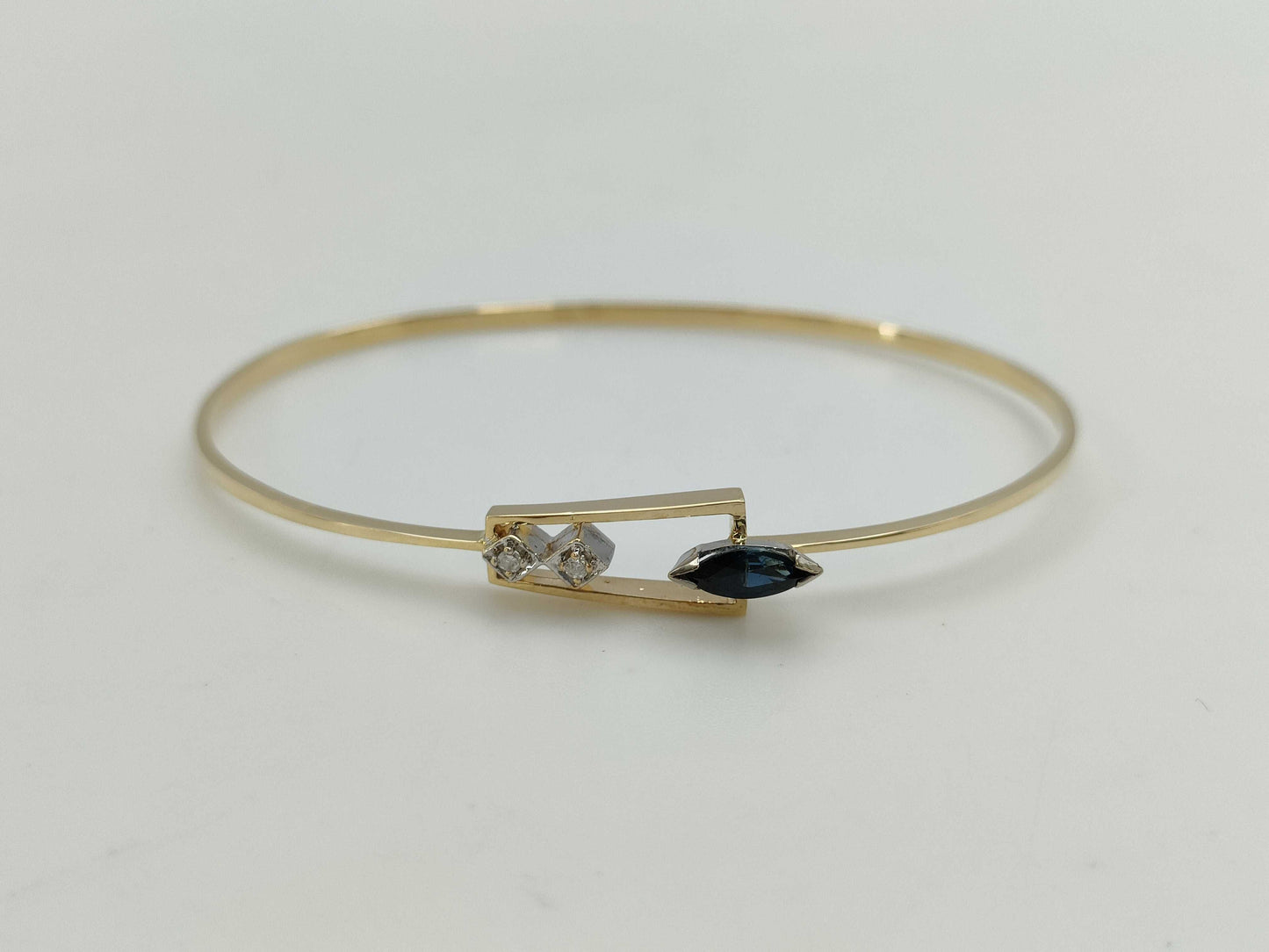 Sapphire and Diamond 585 4.5g Bracelet/Bangle 