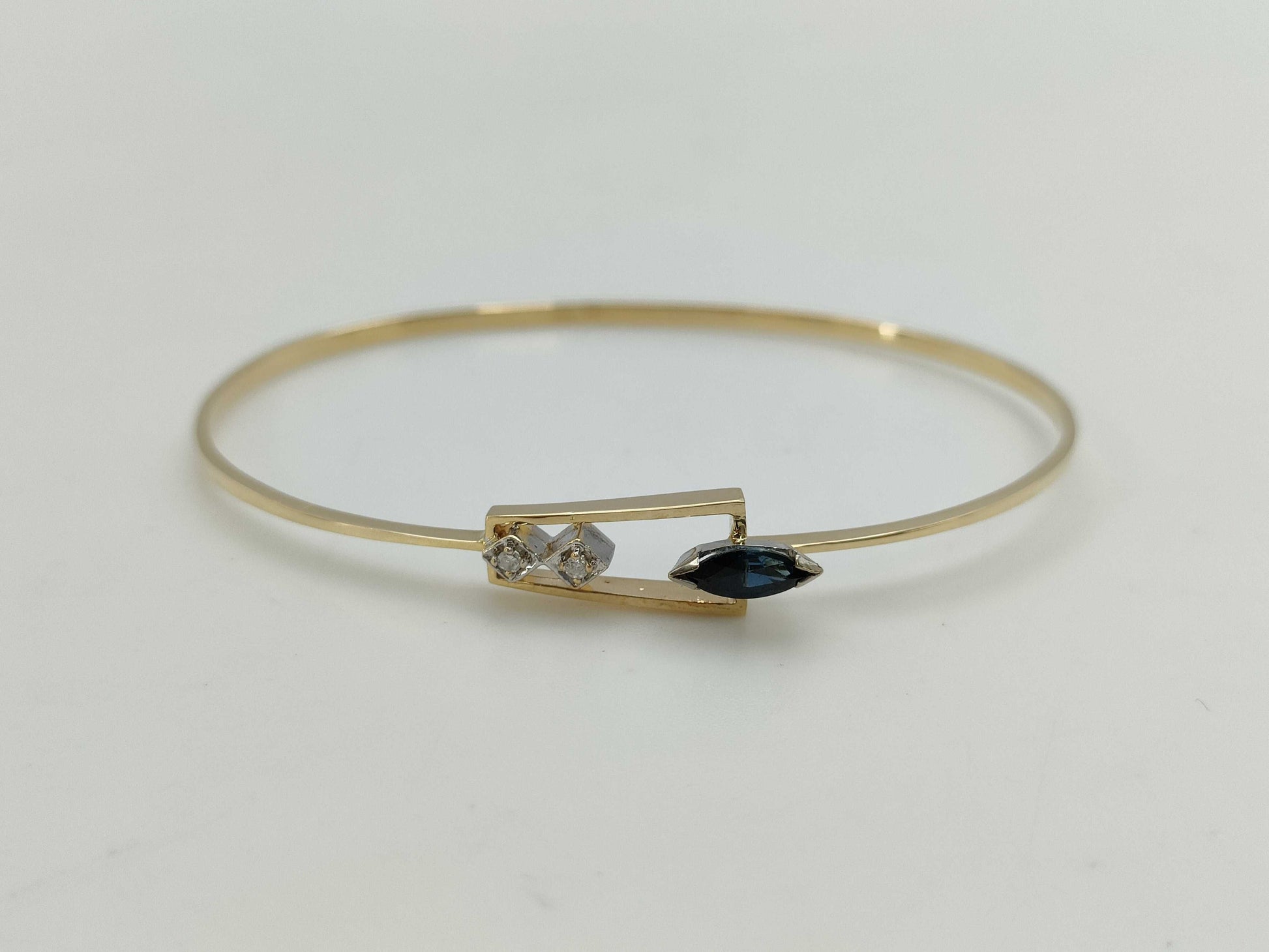 Sapphire and Diamond 585 4.5g Bracelet/Bangle 
