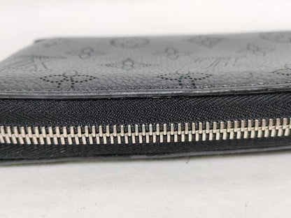 LOUIS VUITTON M61867 Mahina LOUIS VUITTON Zippy Wallet Round Mahina Wallet
