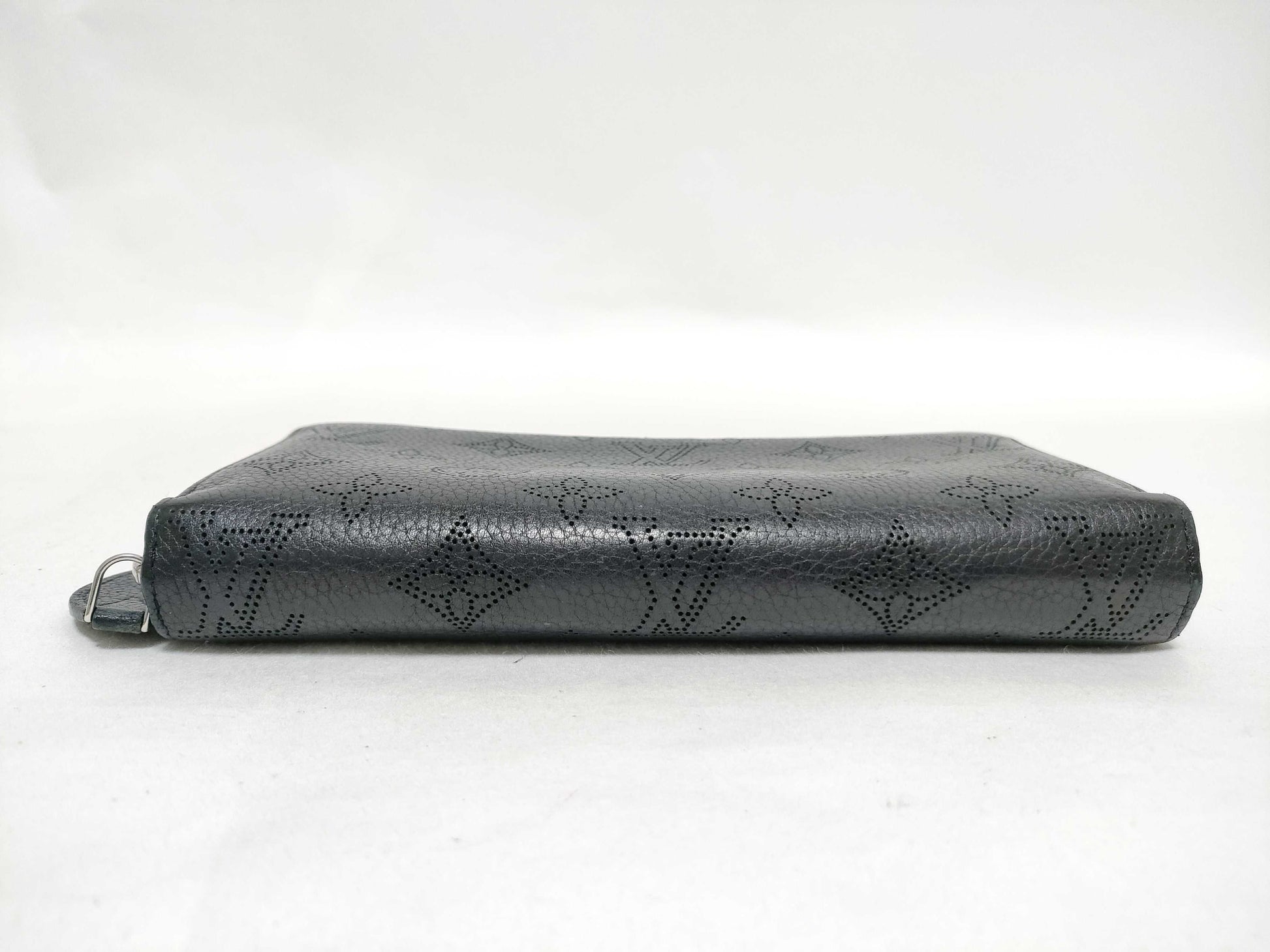 LOUIS VUITTON M61867 Mahina LOUIS VUITTON Zippy Wallet Round Mahina Wallet