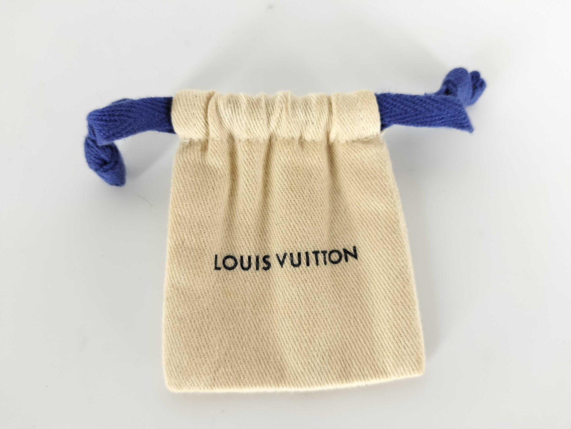 LOUIS VUITTON M61083 LOUIS VUITTON Essential V Gold Necklace M61083 Necklace