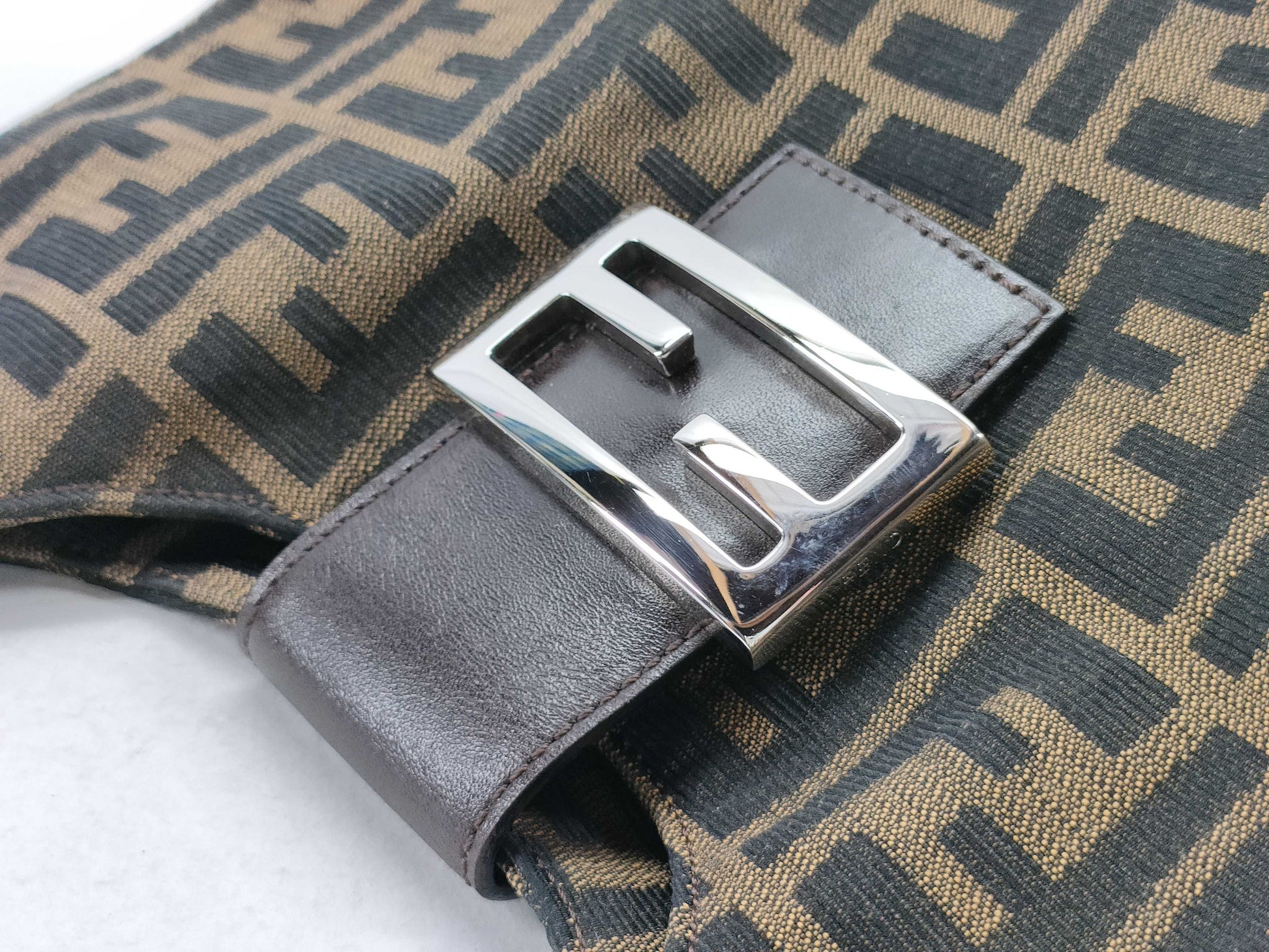 FENDI Zucca pattern Fendi Mamma Bucket Zucca FF hardware shoulder bag