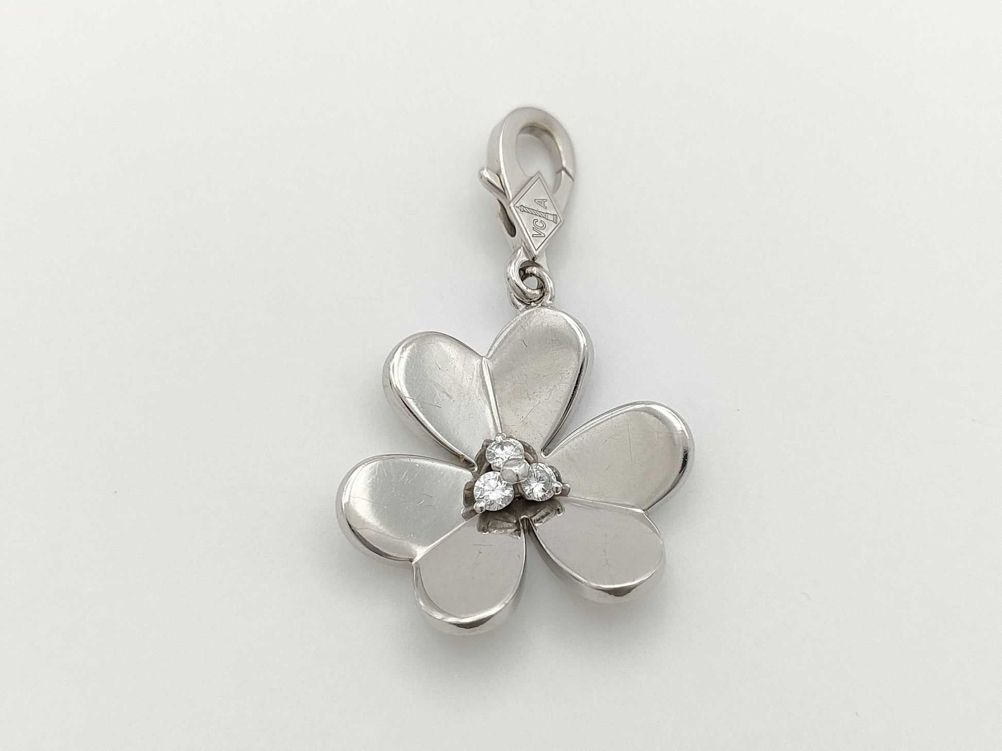 Van Cleef & Arpels Frivole 3PD White Gold 750 6.1g Pendant Top 