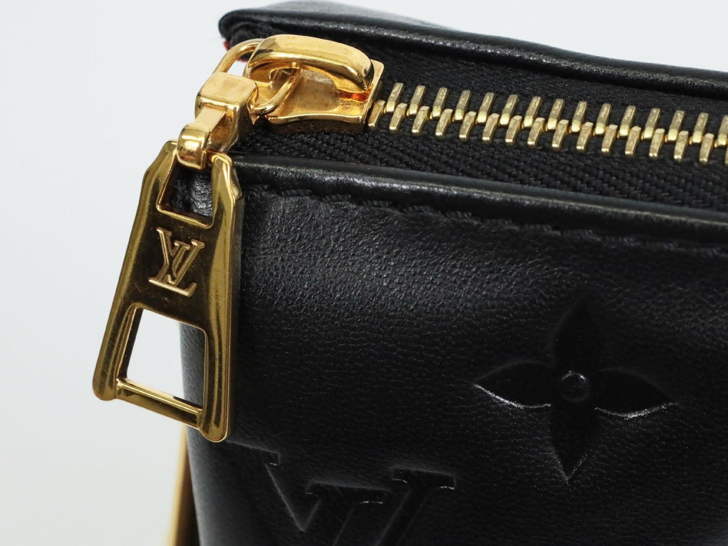 LOUIS VUITTON Coussin BB M21259 RFID Verified Shoulder Bag