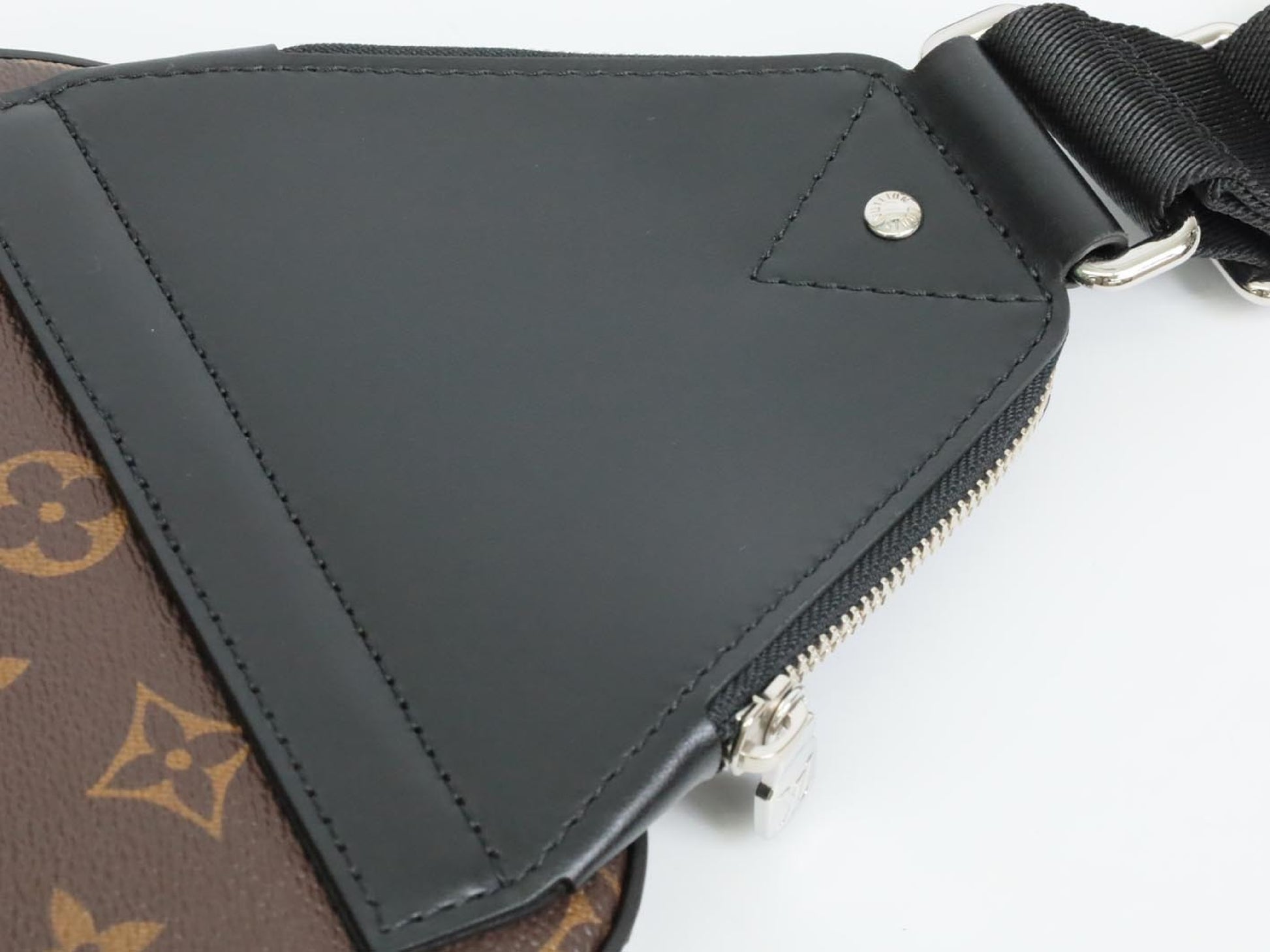 LOUIS VUITTON Avenue Sling Bag M46327 RFID Verified Shoulder Bag