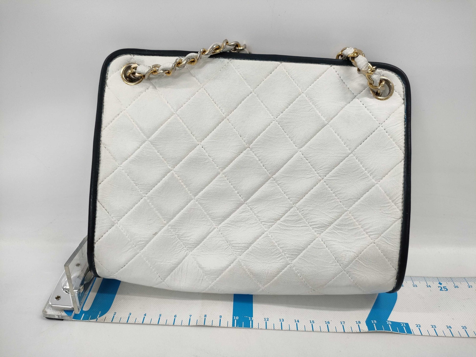 CHANEL Matelasse Two-Tone Shoulder Bag