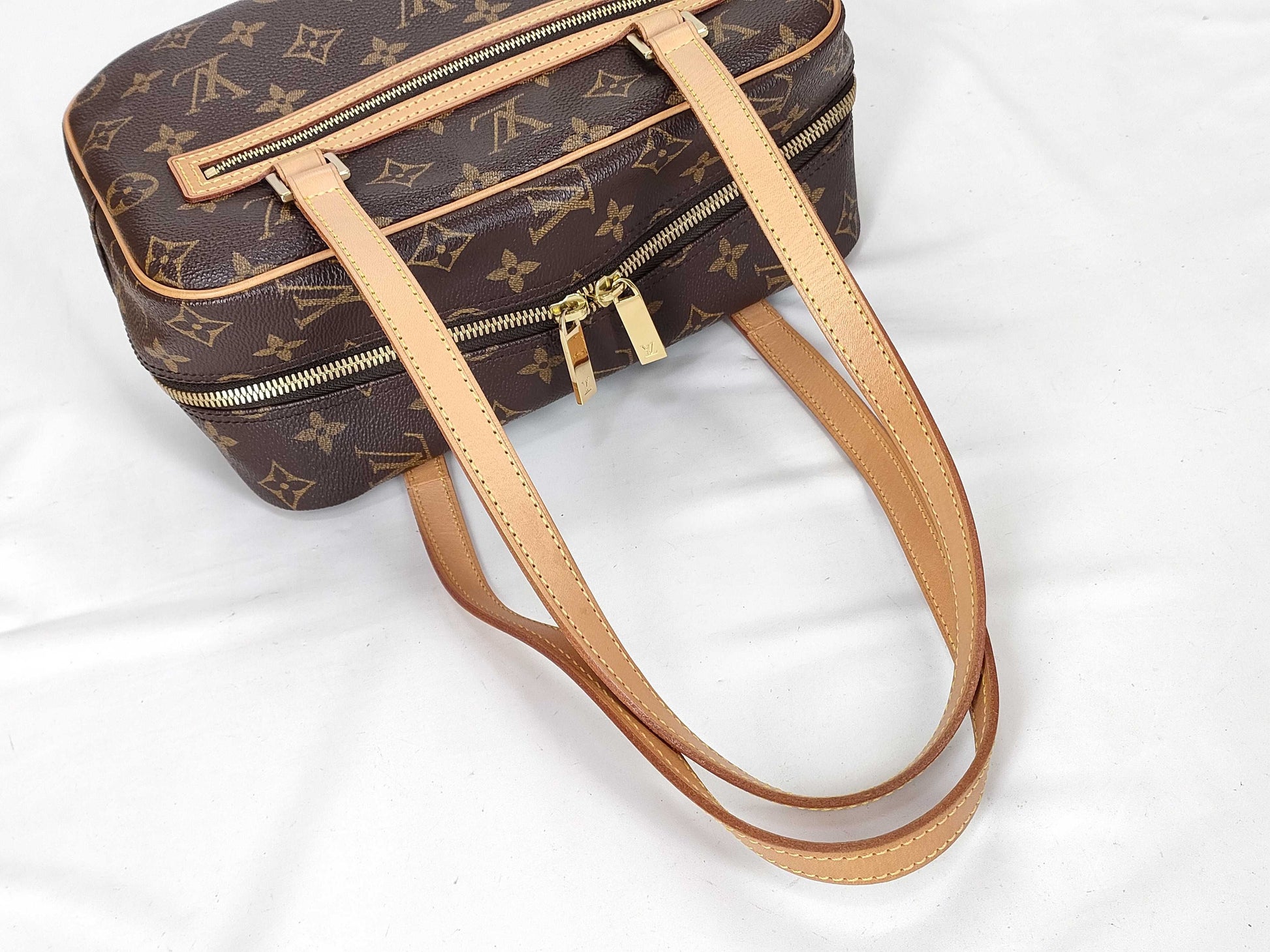 LOUIS VUITTON M 51182 Monogram Louis Vuitton Monogram Cite MM Shoulder Bag