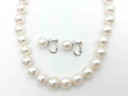 Akoya pearls, diameter approx. 9.0-9.5mm, silver, 51.4g / Akoya pearls, diameter approx. 9.0-9.5mm, 18K white gold, 3.1g Other accessories 