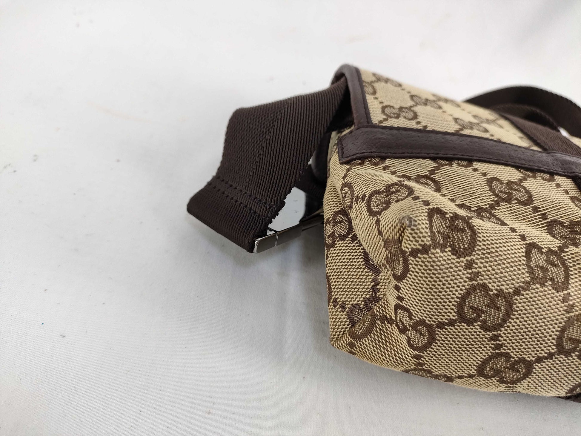 GUCCI GG Canvas Shoulder Bag