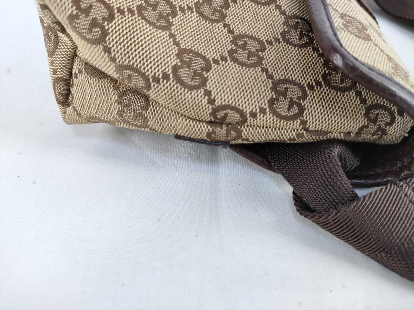 GUCCI GG Canvas Shoulder Bag