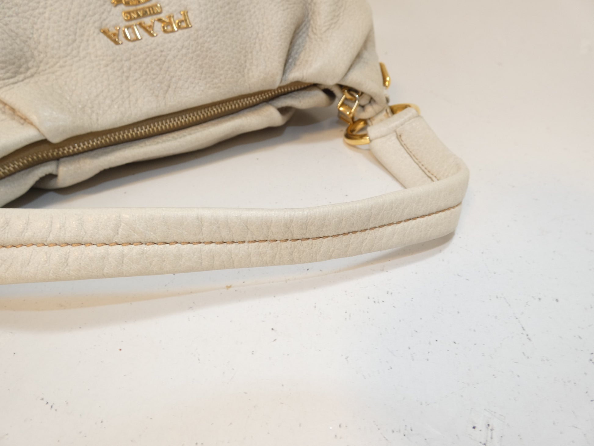 PRADA Vitello Front Logo One-Hand Shoulder Bag