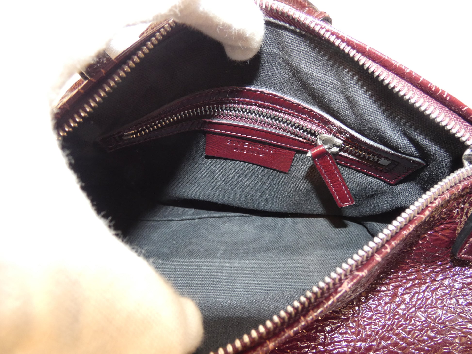 GIVENCHY Leather Bordeaux Shoulder Bag