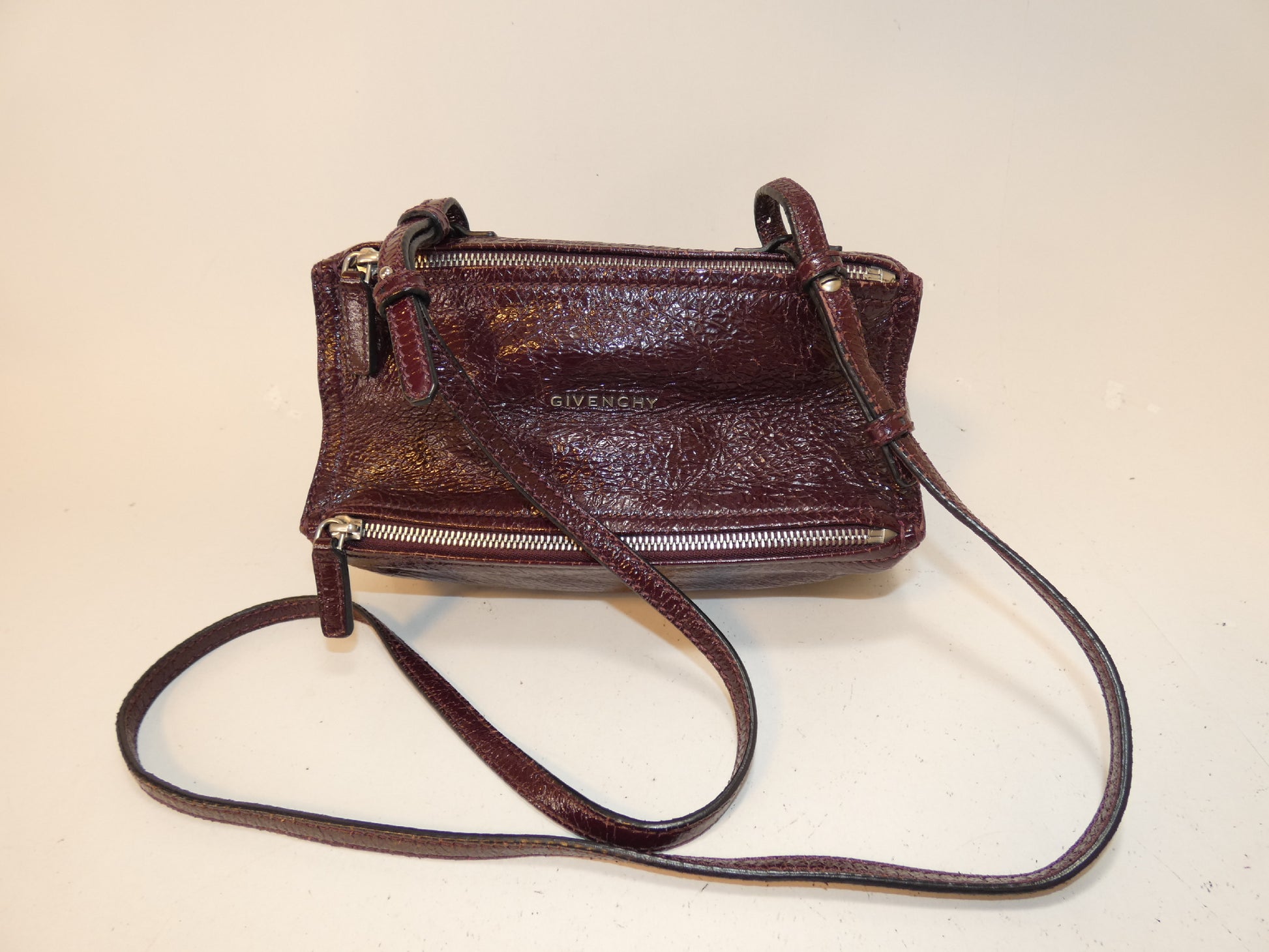 GIVENCHY Leather Bordeaux Shoulder Bag