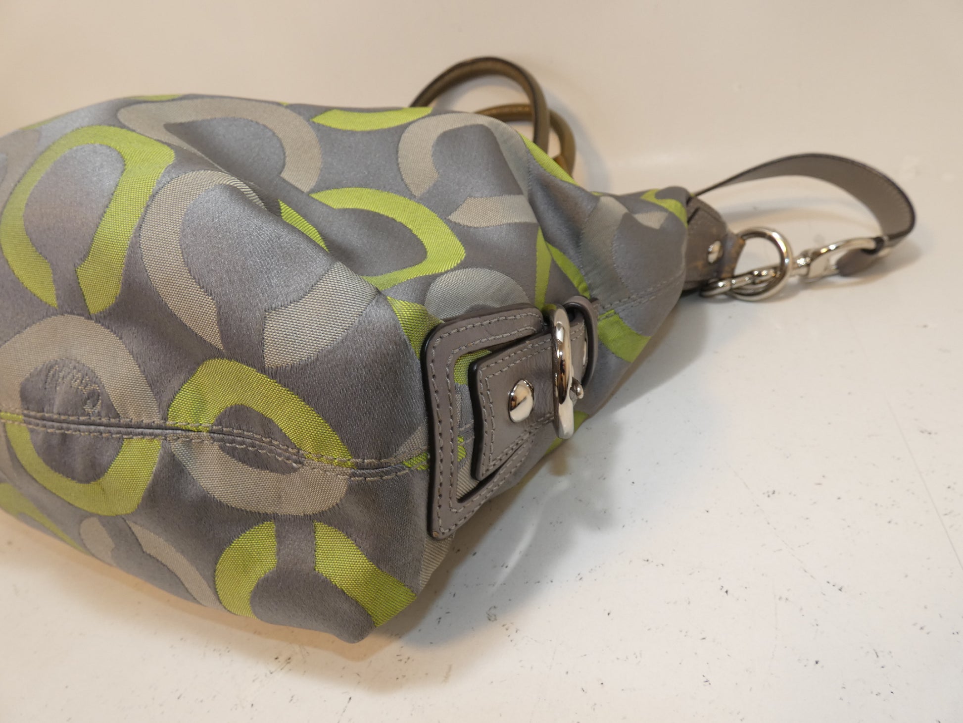 COACH 2-way Signature Hand Shoulder Bag