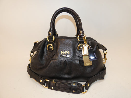COACH 2-way black leather hand/shoulder bag