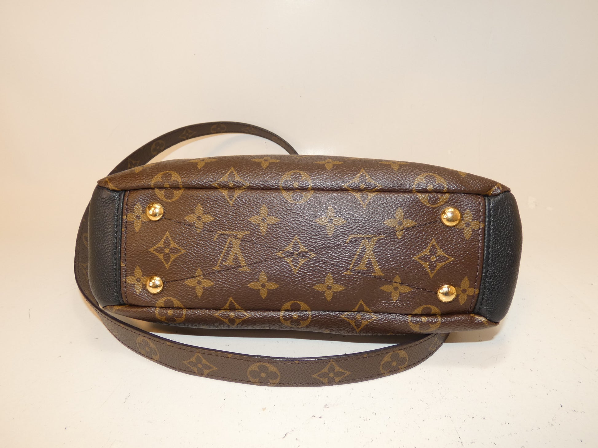 LOUIS VUITTON 2-way Pallas Monogram Noir Hand Shoulder Bag