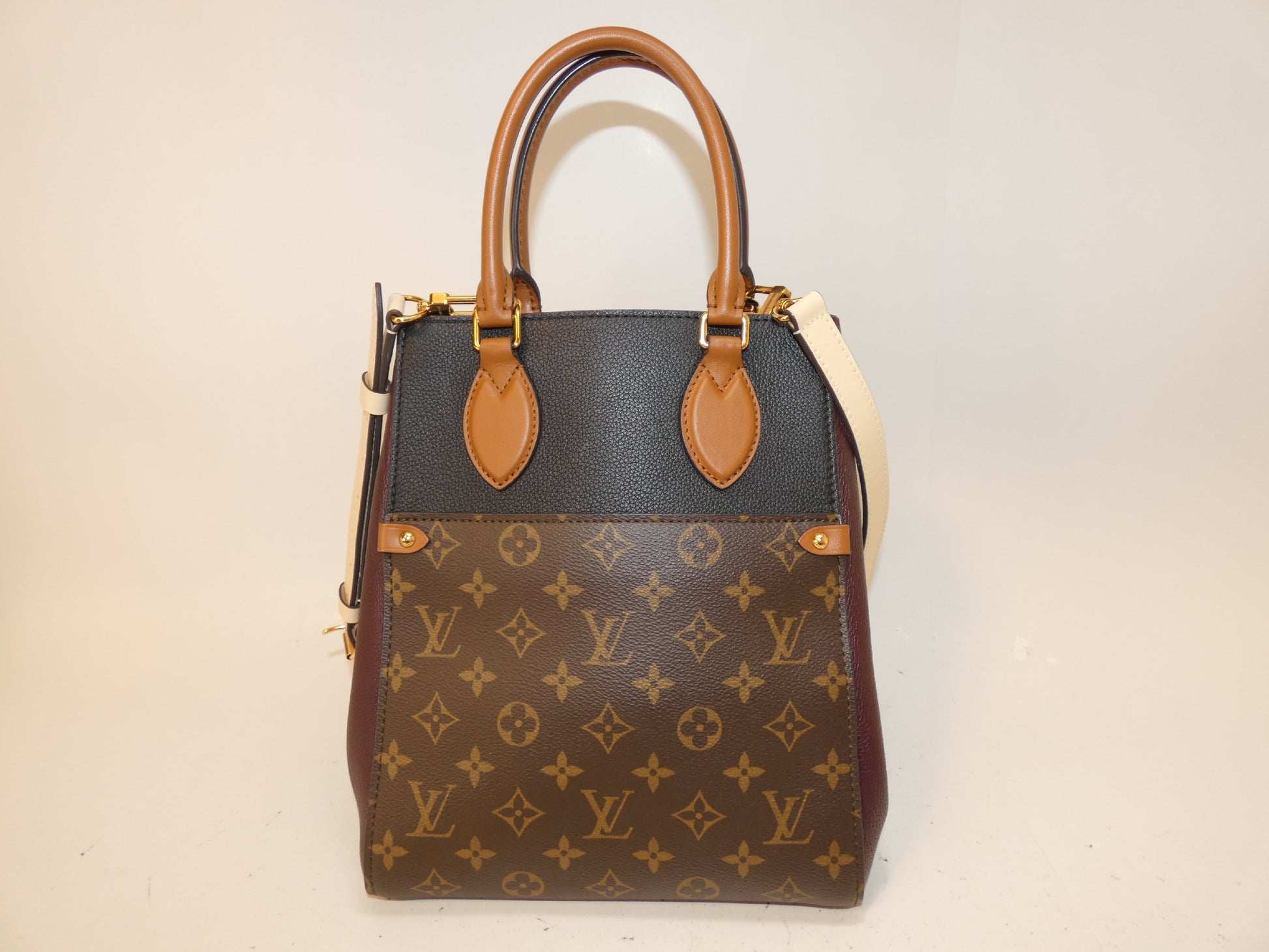 LOUIS VUITTON 2-way Fold Tote MM Monogram Hand Shoulder Bag