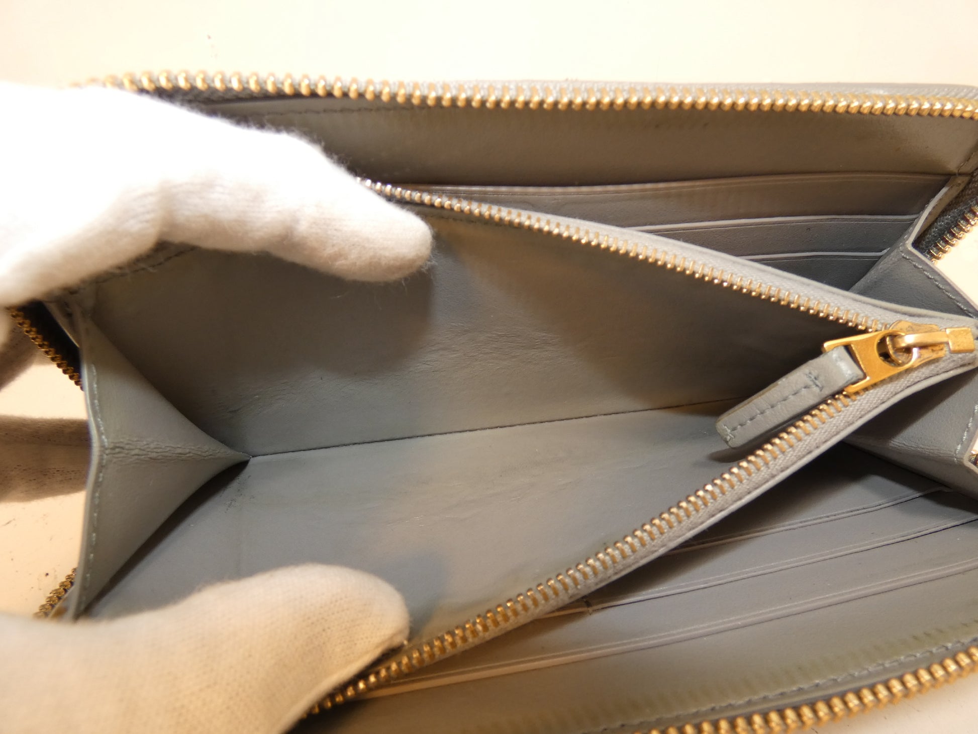 BOTTEGA VENETA Intrecciato Round Zip Long Wallet Gray