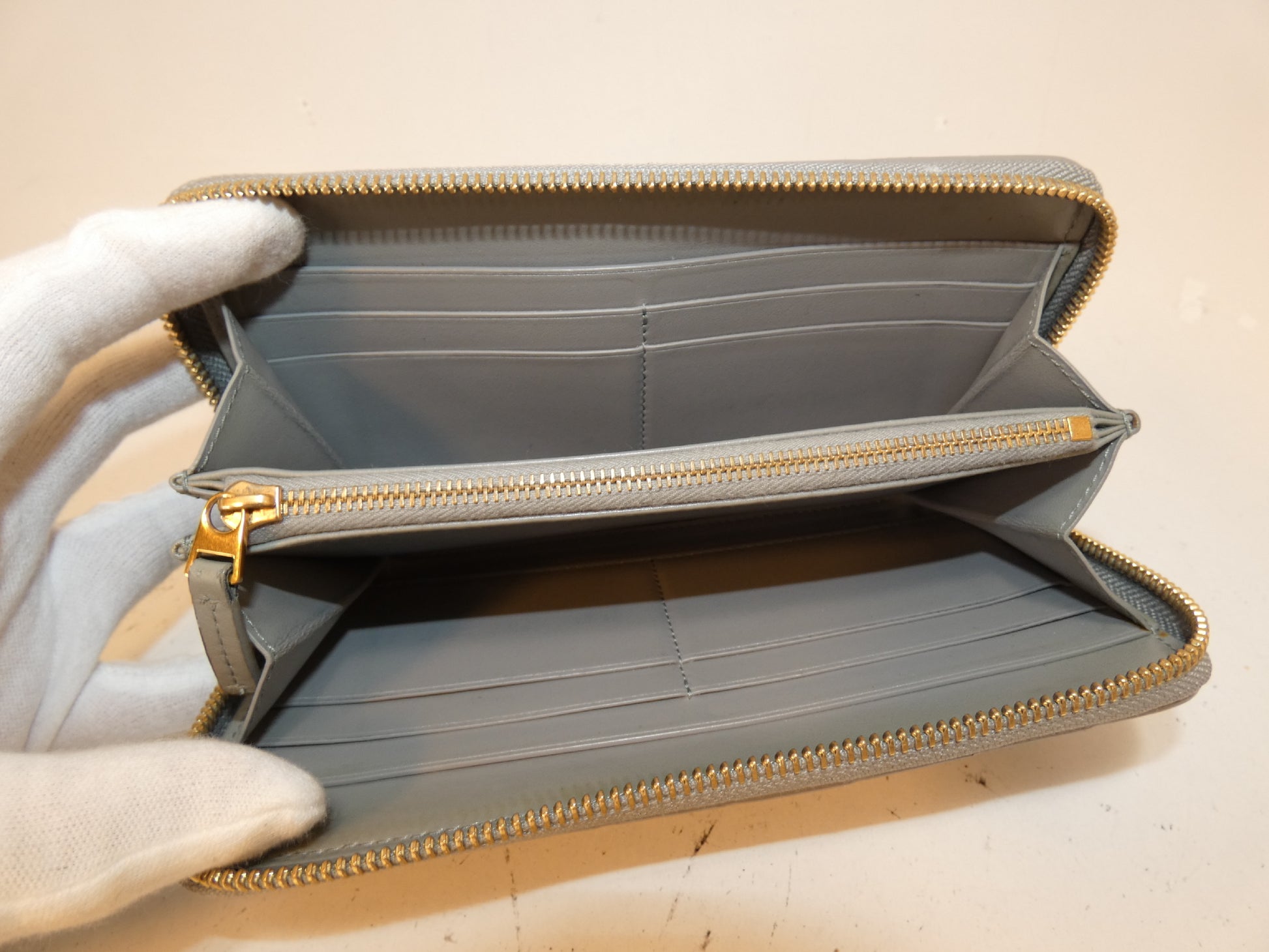 BOTTEGA VENETA Intrecciato Round Zip Long Wallet Gray
