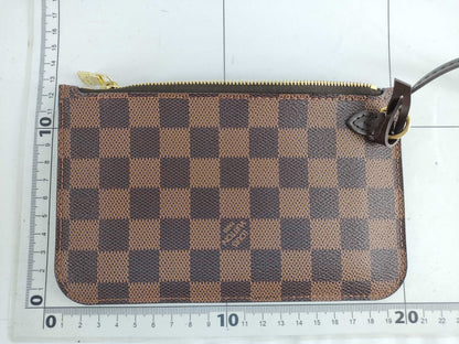 LOUIS VUITTON Damier Neverfull Pouch