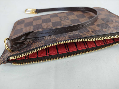 LOUIS VUITTON Damier Neverfull Pouch