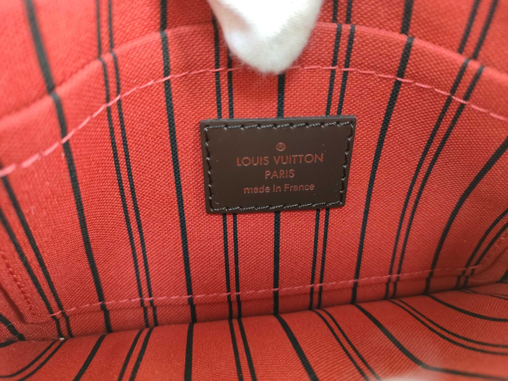 LOUIS VUITTON Damier Neverfull Pouch