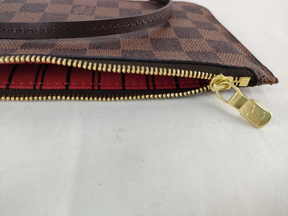 LOUIS VUITTON Damier Neverfull Pouch